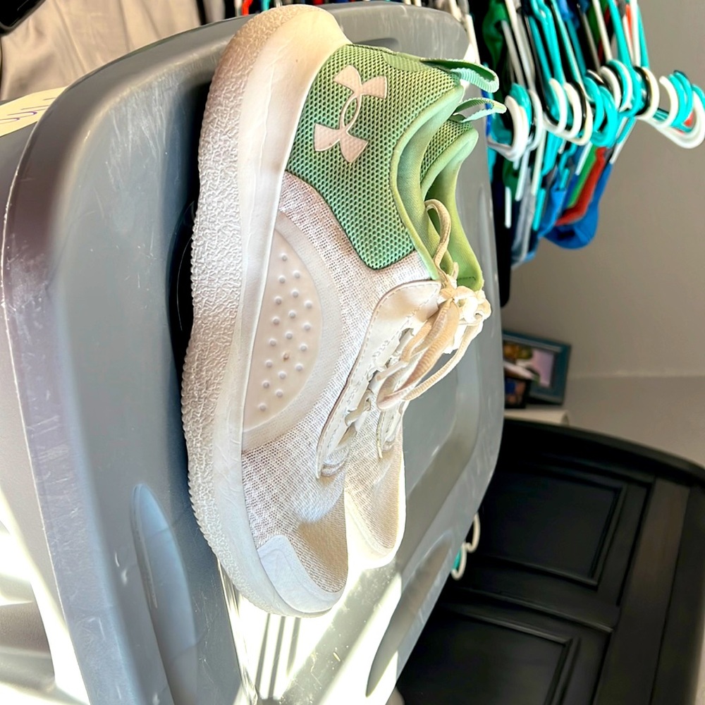 Womens 9.5 Under Armour shoes. White and Mint. Good condition.